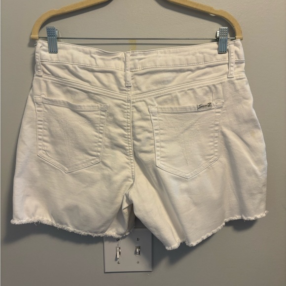 Lot Of 3 Women's  Seven7 Shorts Size 4 White, Pink And Blue Stretch 5 Pockets - Picture 4 of 16